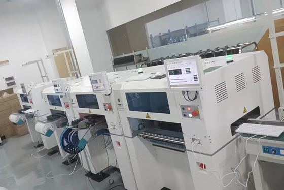 CHM-551 Macchina Pick and Place SMT a 4 teste completamente automatica 0201, Cambio ugelli automatico
