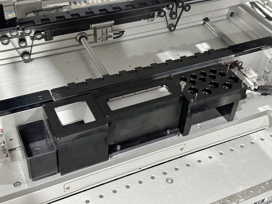 Macchina di selezione e collocazione SMD per PCB universale completamente automatica con base CHM-551