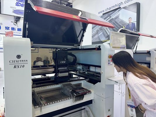 Motore a doppia trazione lineare Charmhigh RS10 Magnetic Suspension SMT Pick and Place Machine