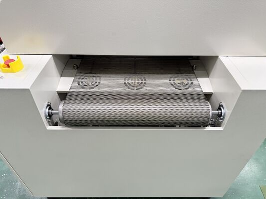 Forno a infrarossi industriale con 6 zone di riscaldamento, temperatura massima di 280°C e controllo PID per l'essiccazione di vernici e adesivi